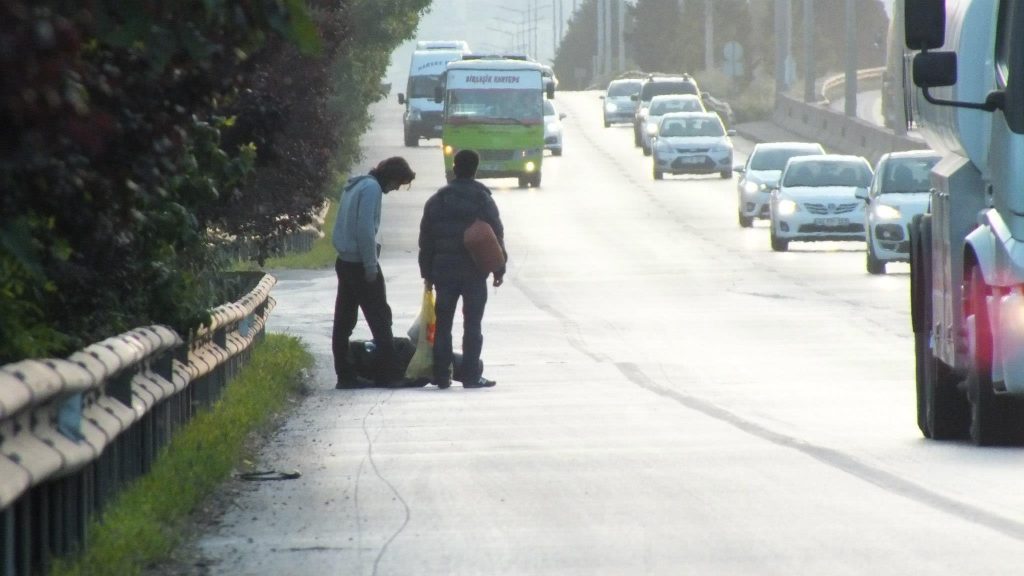 Biraz sabredin. Öyle her aracın hemen sizi alacağını düşünmeyin.